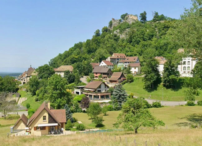 jura_3 Point de vue sur Ferree et son château, Communauté de Communes Sundgau.